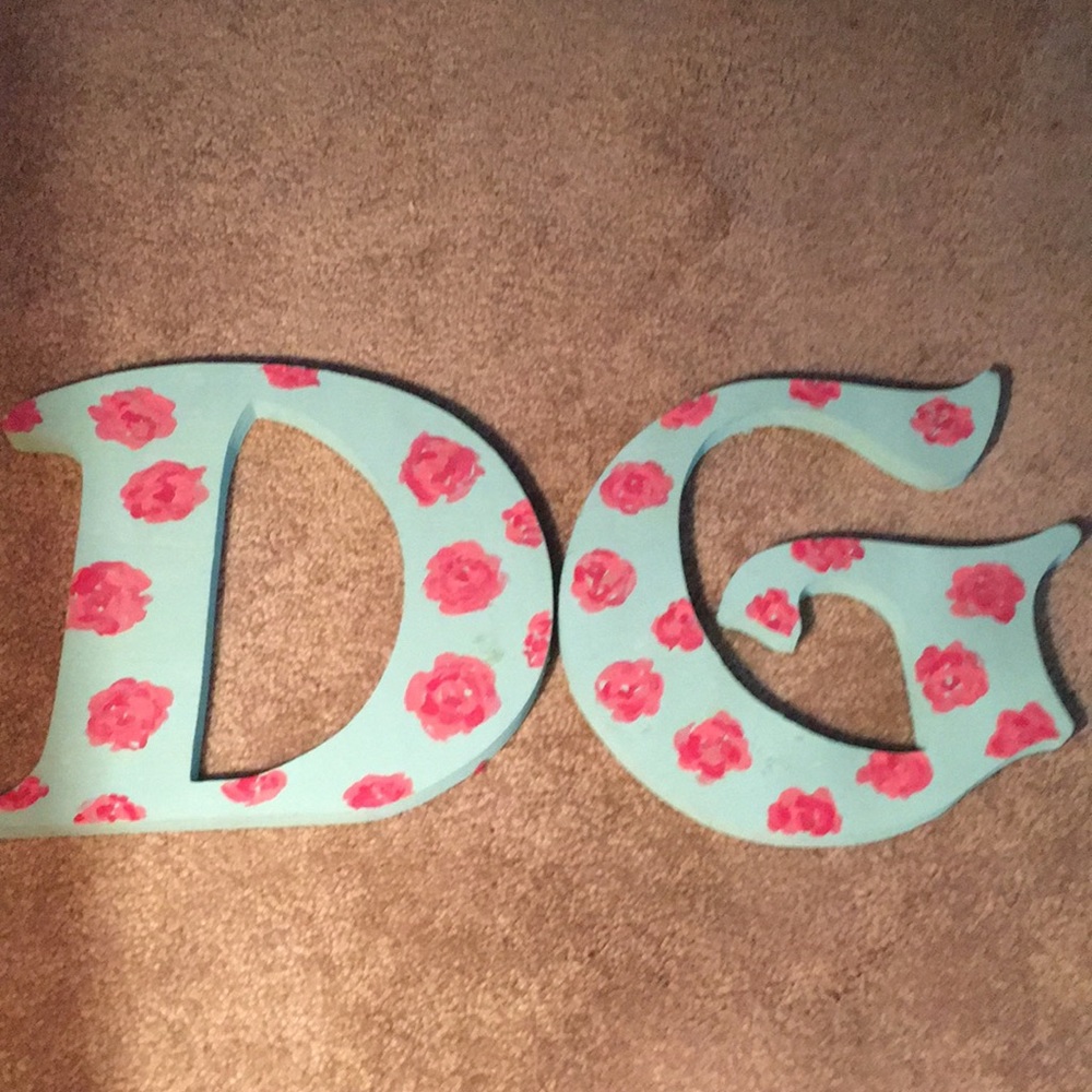 DG DELTA GAMMA flowered letters wood